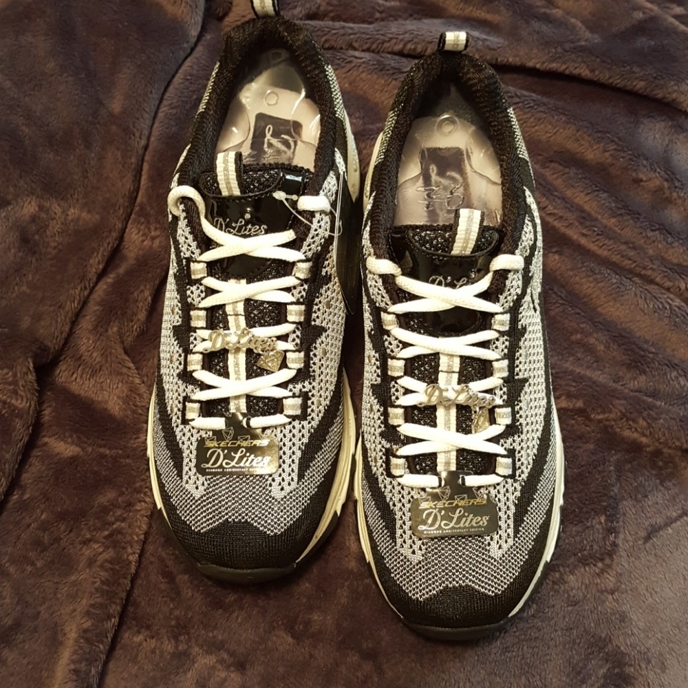 NWT Women's Skechers D'lites size 9.5